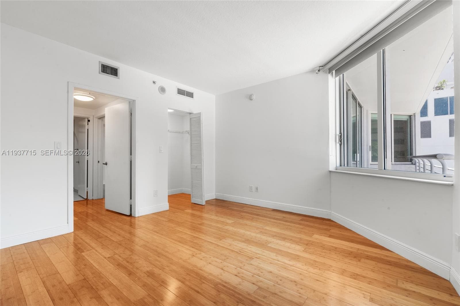 335 S Biscayne Blvd # 908, Miami FL 33131 — 26