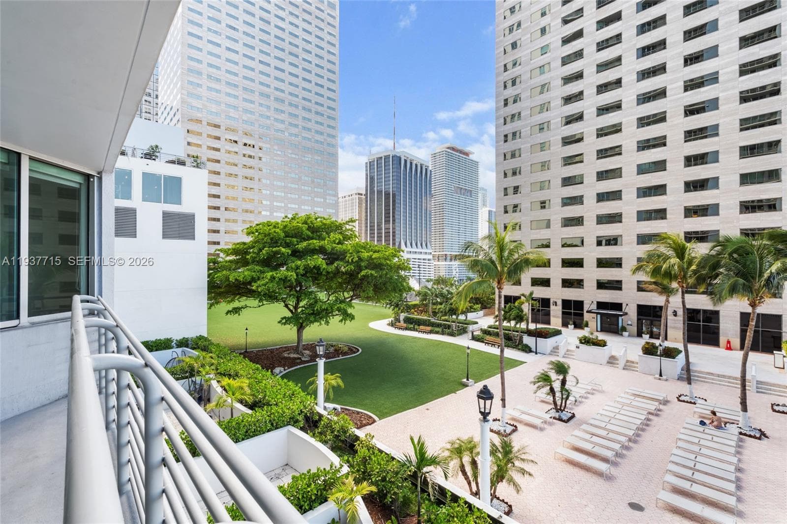 335 S Biscayne Blvd # 908, Miami FL 33131 — 29