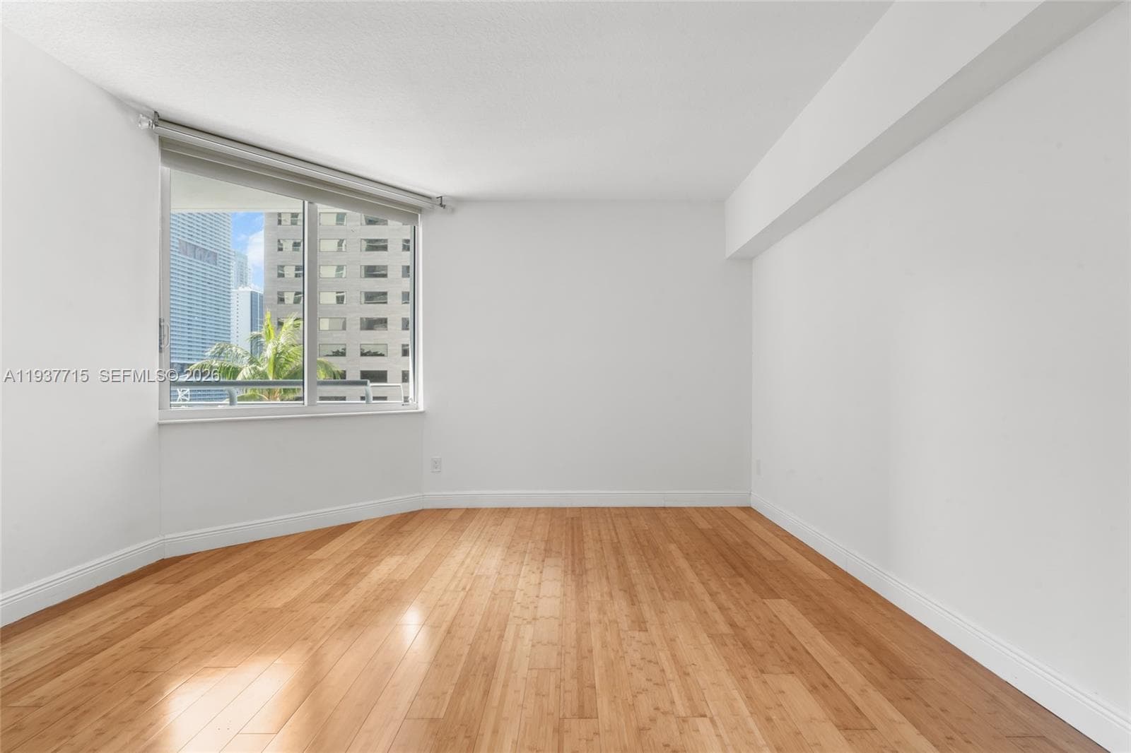 335 S Biscayne Blvd # 908, Miami FL 33131 — 25