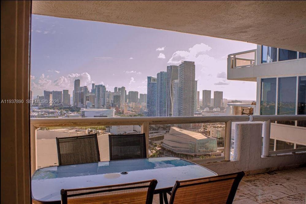 1717 N Bayshore Dr # 4141, Miami FL 33132 — 27