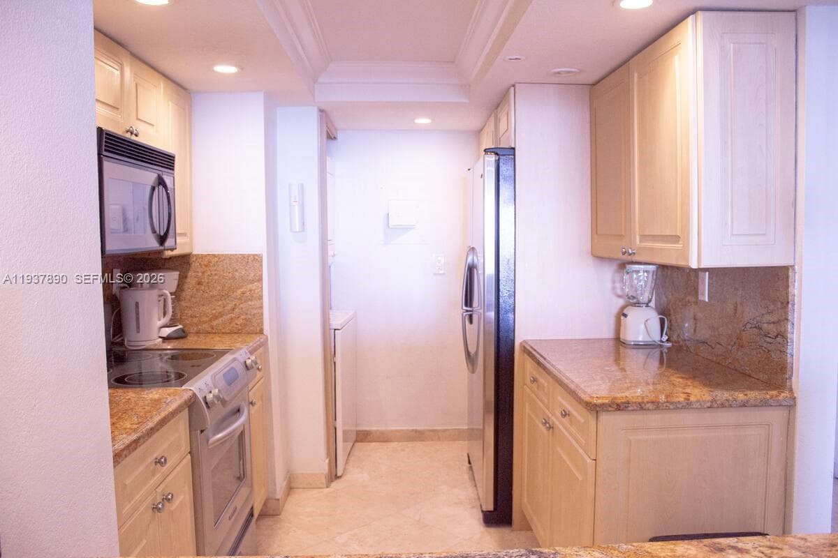 1717 N Bayshore Dr # 4141, Miami FL 33132 — 7