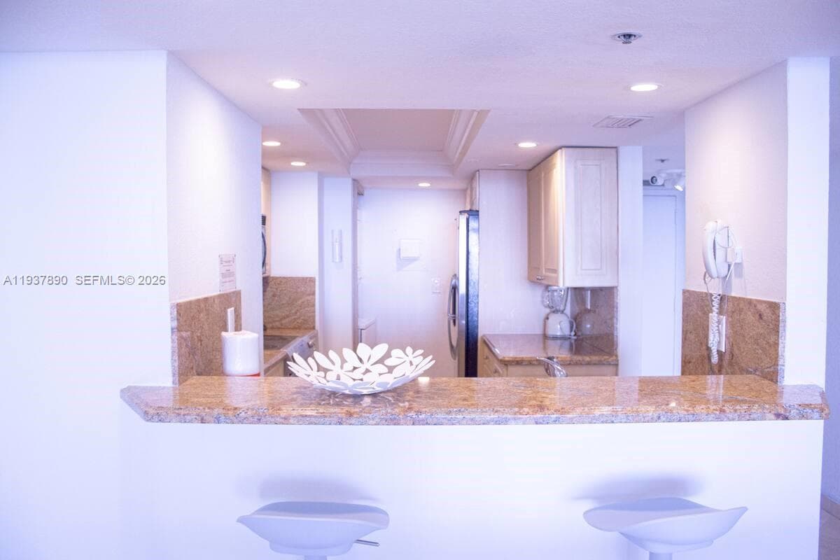 1717 N Bayshore Dr # 4141, Miami FL 33132 — 5