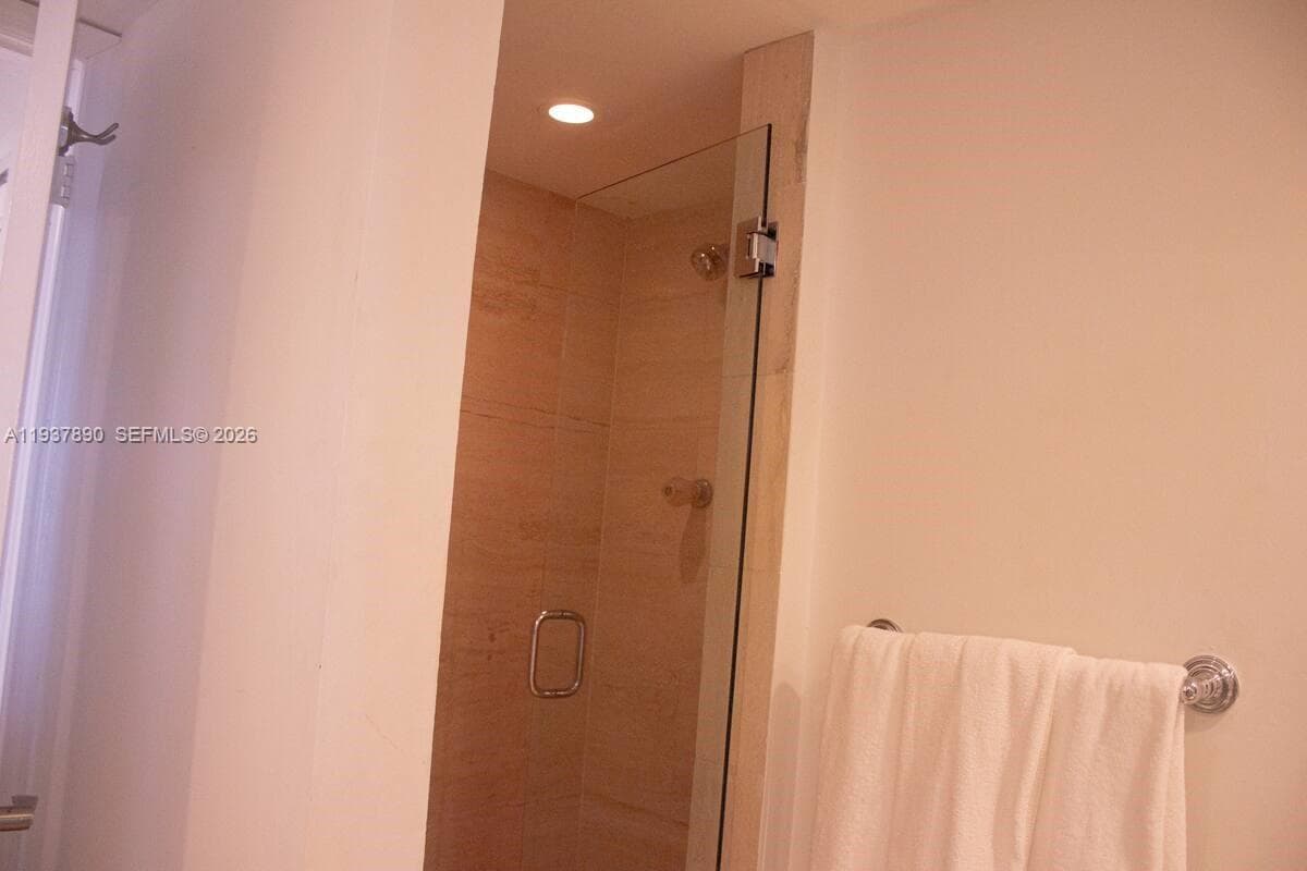 1717 N Bayshore Dr # 4141, Miami FL 33132 — 14
