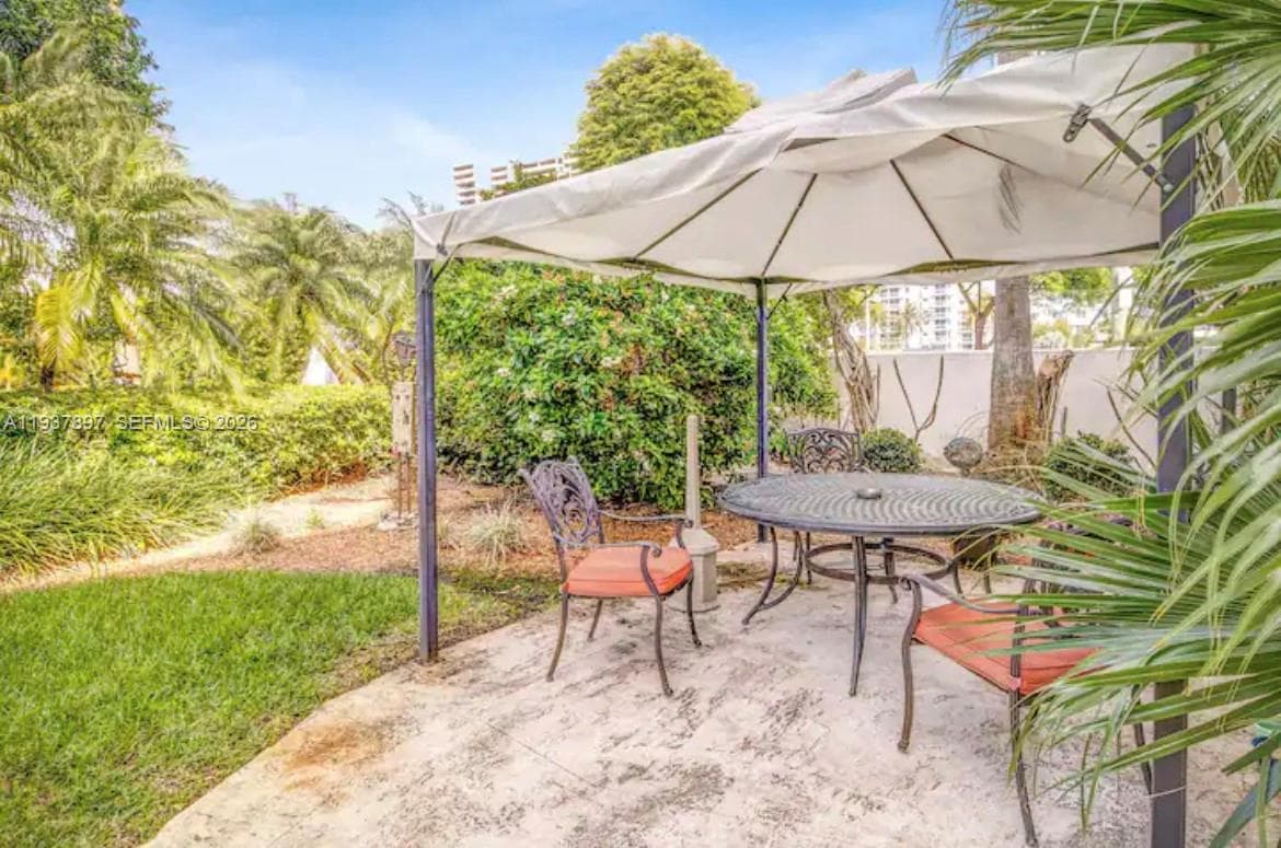 255 W 24th St # 234, Miami Beach FL 33140 — 13