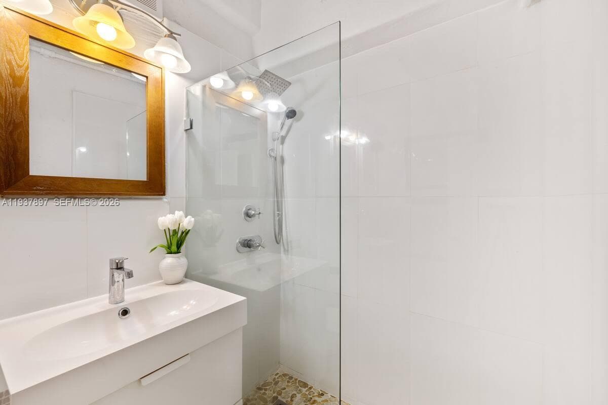 255 W 24th St # 234, Miami Beach FL 33140 — 7