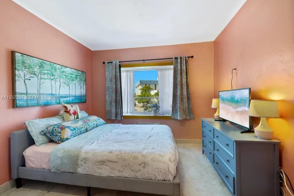 255 W 24th St # 234, Miami Beach FL 33140 — 3