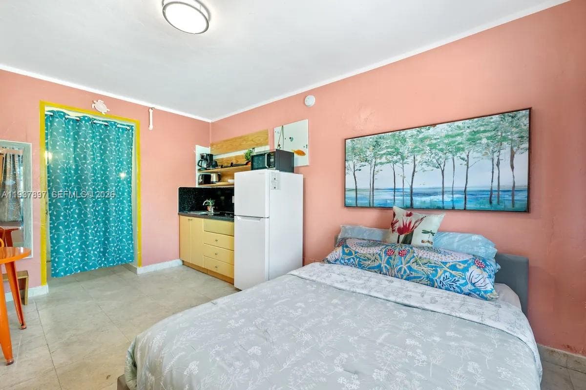 255 W 24th St # 234, Miami Beach FL 33140 — 1