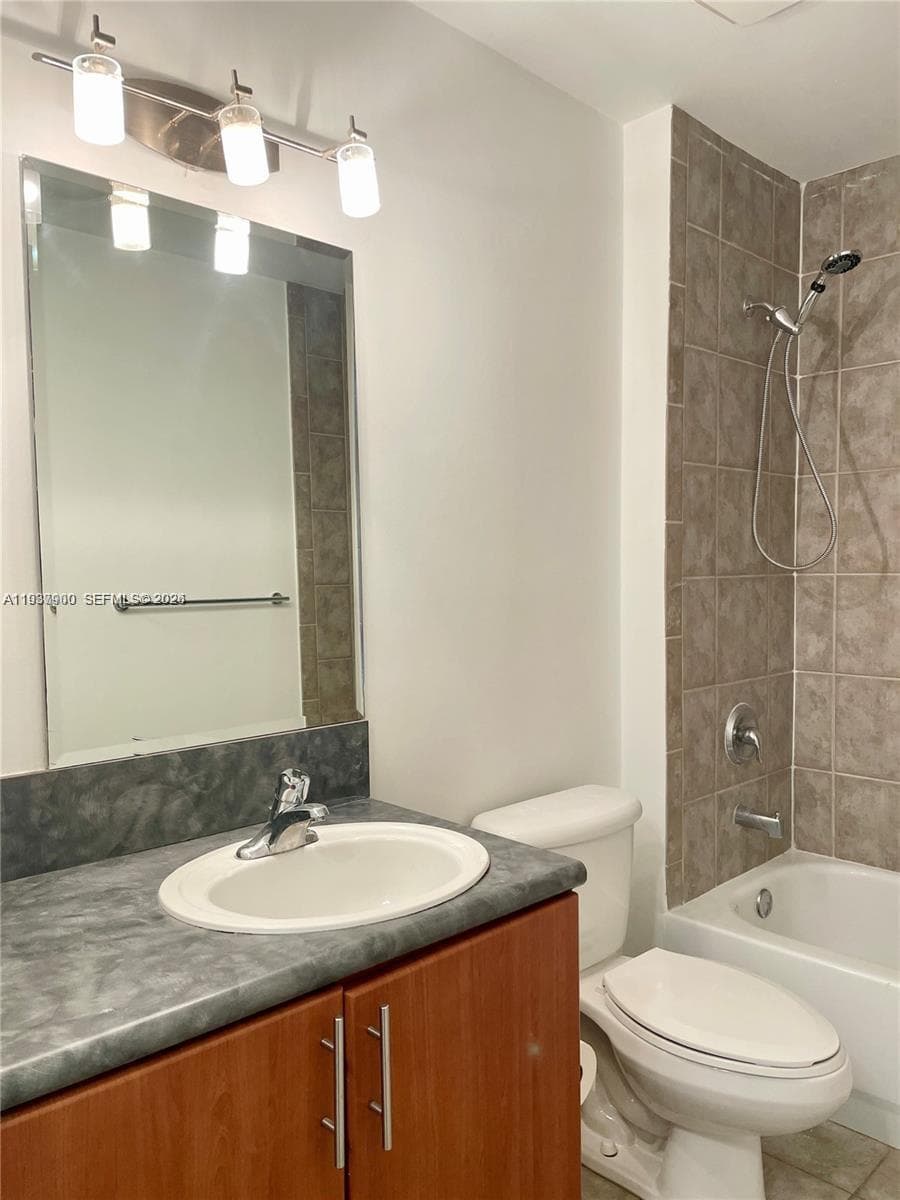 455 NE 25th St # 407, Miami FL 33137 — 26