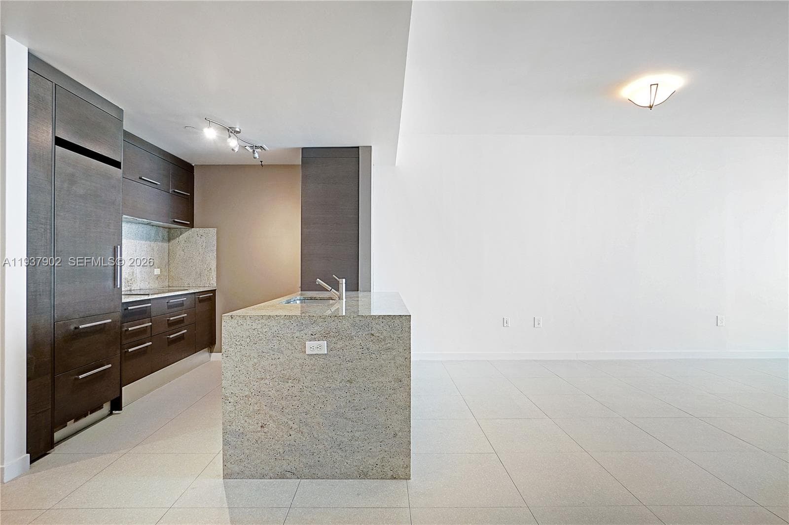 900 Biscayne Blvd # 2910, Miami FL 33132 — 13