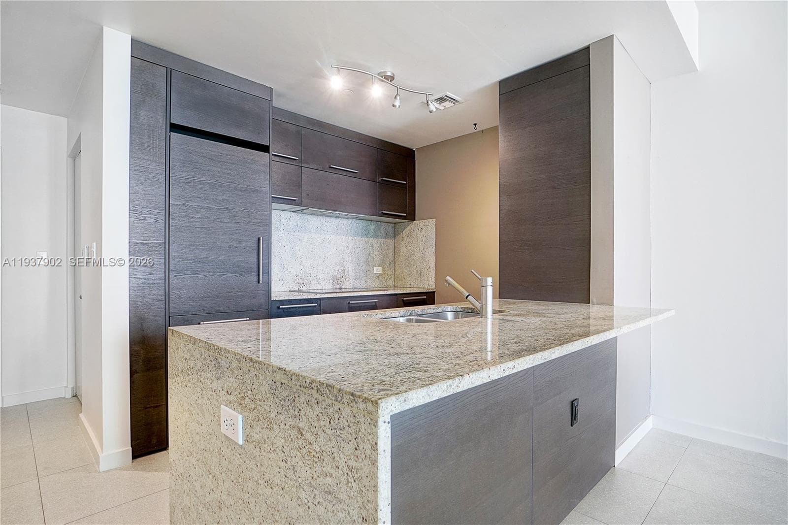 900 Biscayne Blvd # 2910, Miami FL 33132 — 12