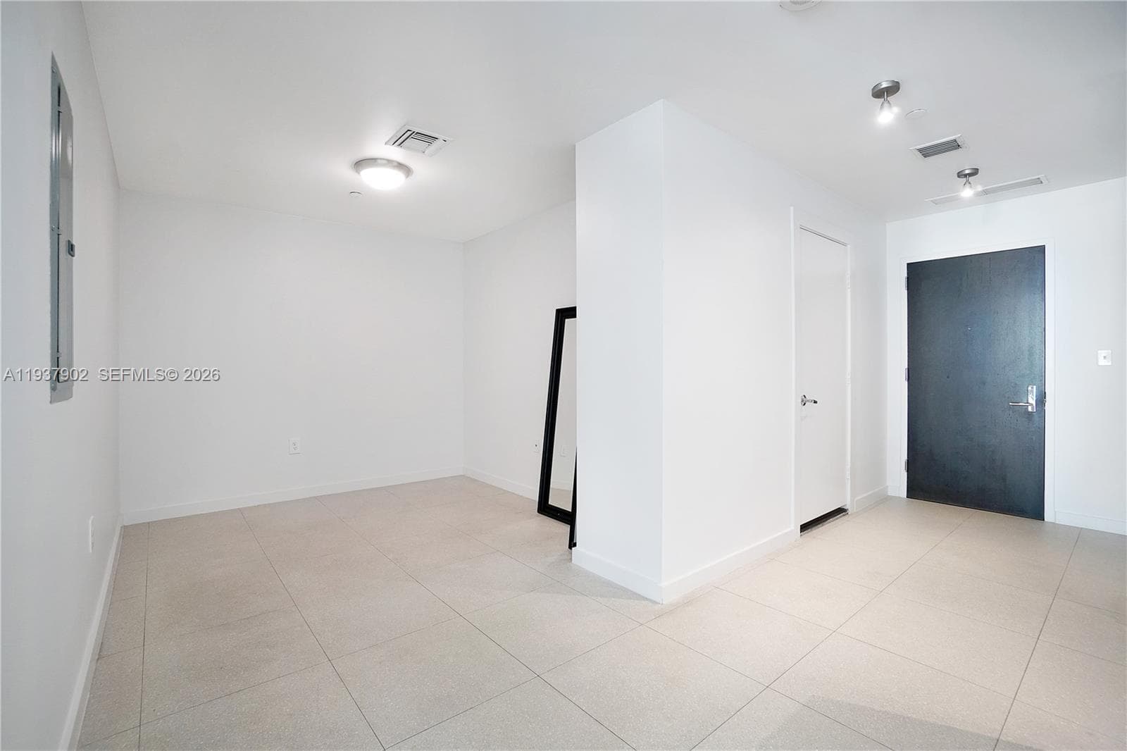 900 Biscayne Blvd # 2910, Miami FL 33132 — 7
