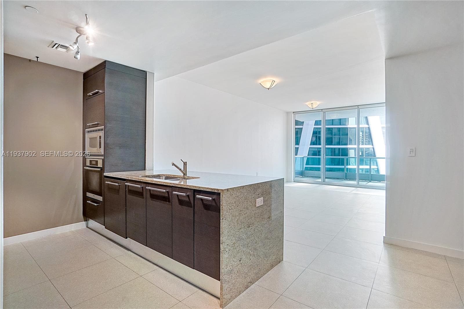 900 Biscayne Blvd # 2910, Miami FL 33132 — 14