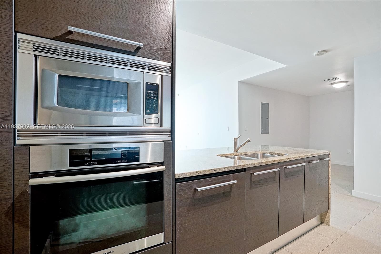 900 Biscayne Blvd # 2910, Miami FL 33132 — 11