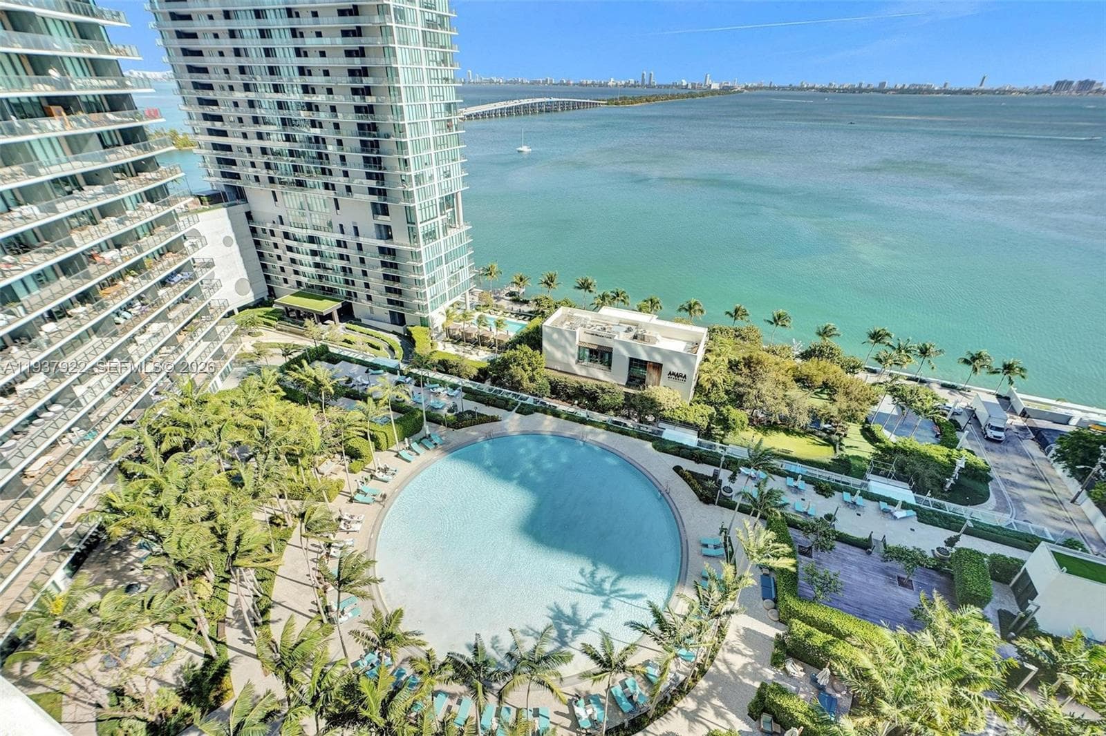 480 NE 31st St # 1705, Miami FL 33137 — 52