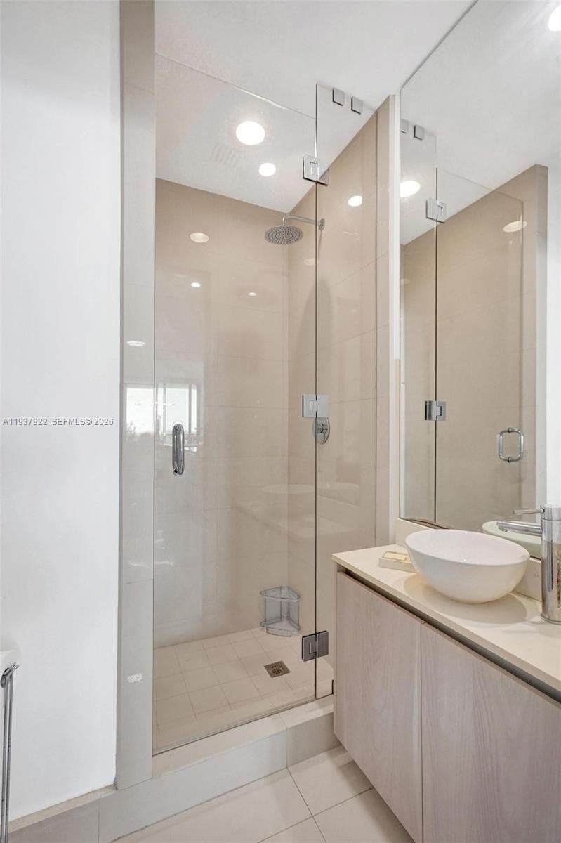 480 NE 31st St # 1705, Miami FL 33137 — 36