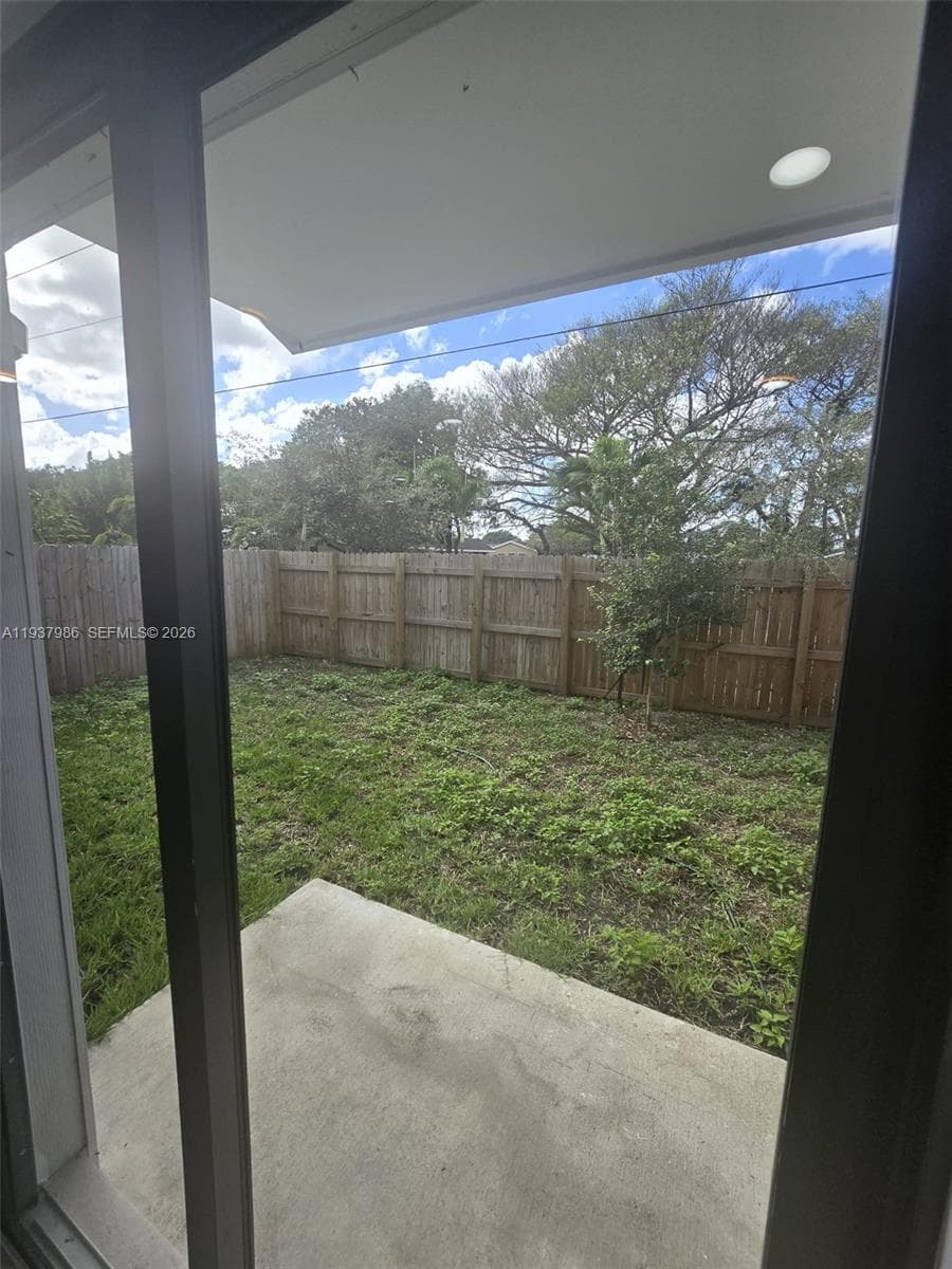 568 NW 7th St # 0, Florida City FL 33034 — 16