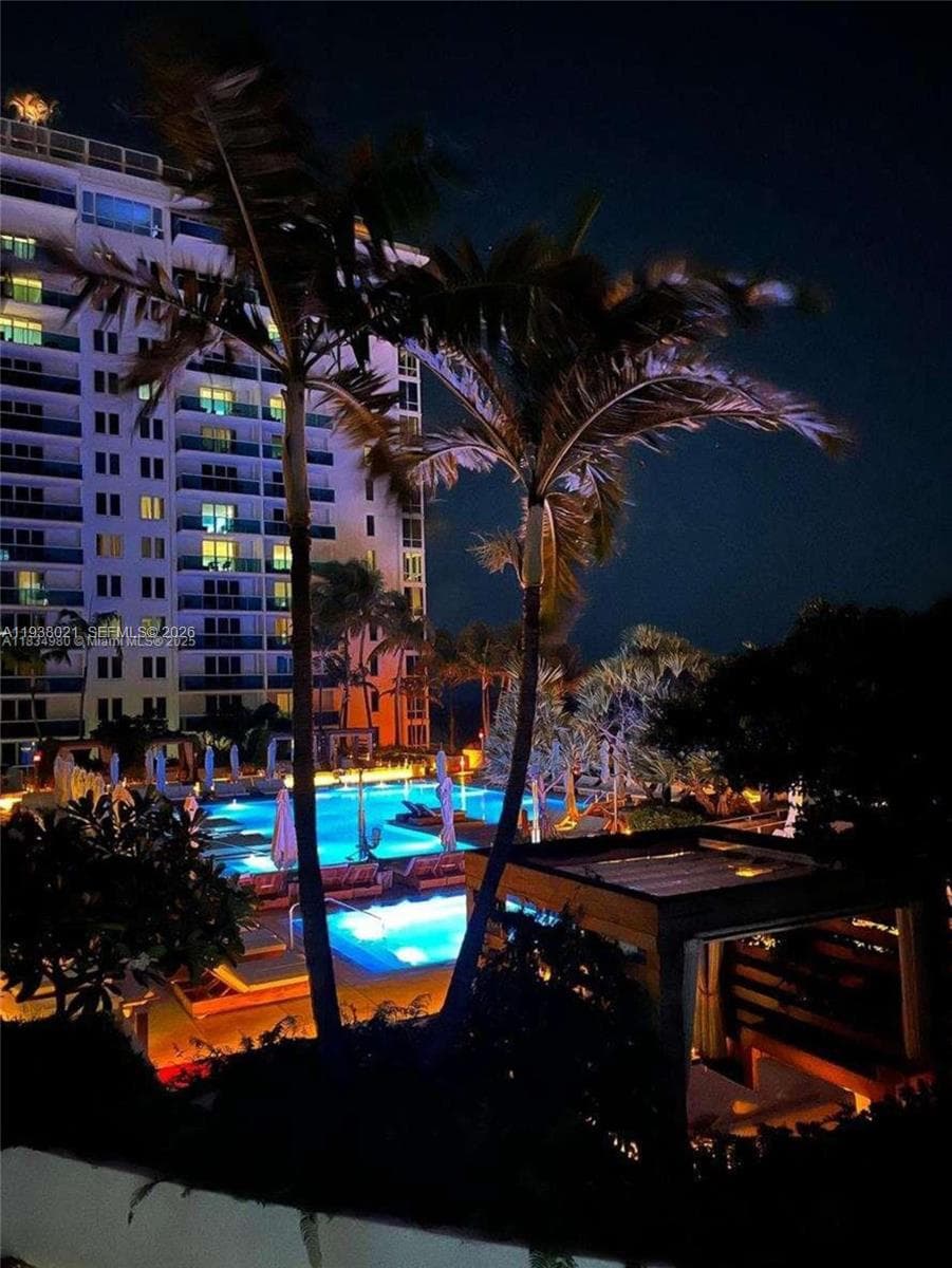 2301 Collins Ave # 423, Miami Beach FL 33139 — 3