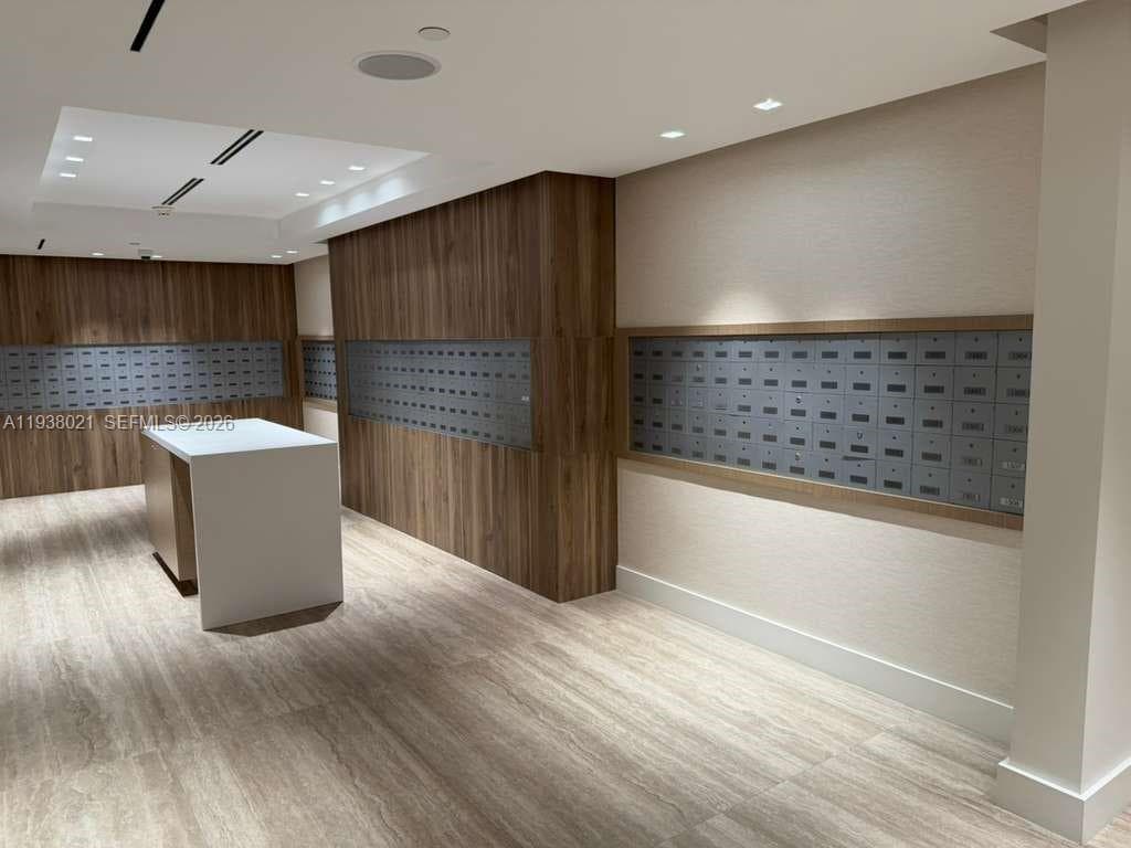 2301 Collins Ave # 423, Miami Beach FL 33139 — 36