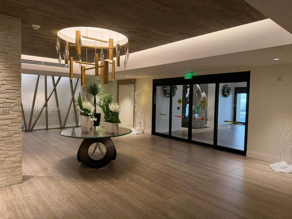 2301 Collins Ave # 423, Miami Beach FL 33139 — 30