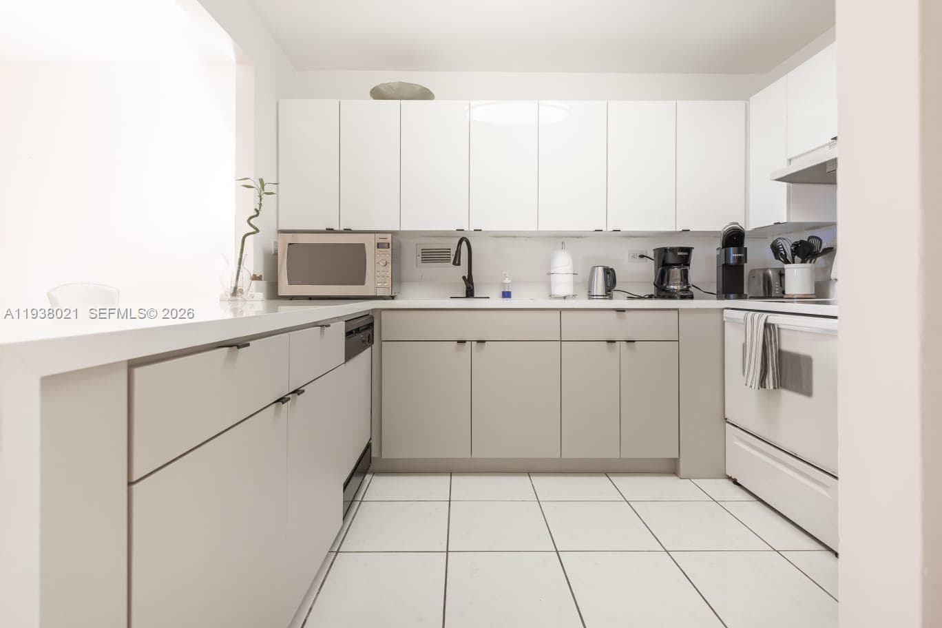 2301 Collins Ave # 423, Miami Beach FL 33139 — 10