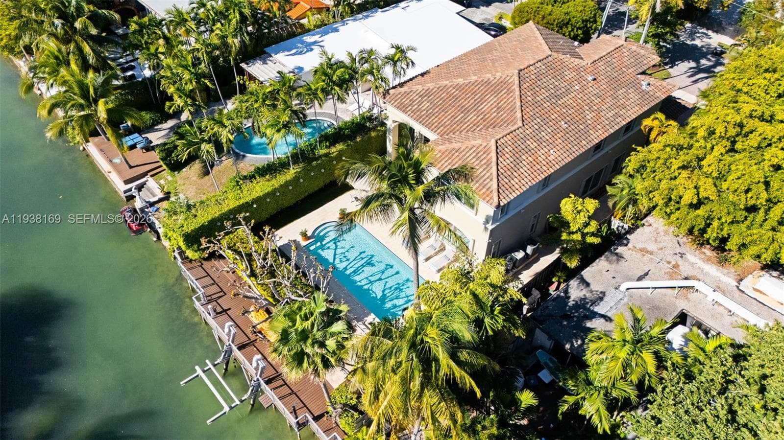 1490 Cleveland Rd, Miami Beach FL 33141 — 36