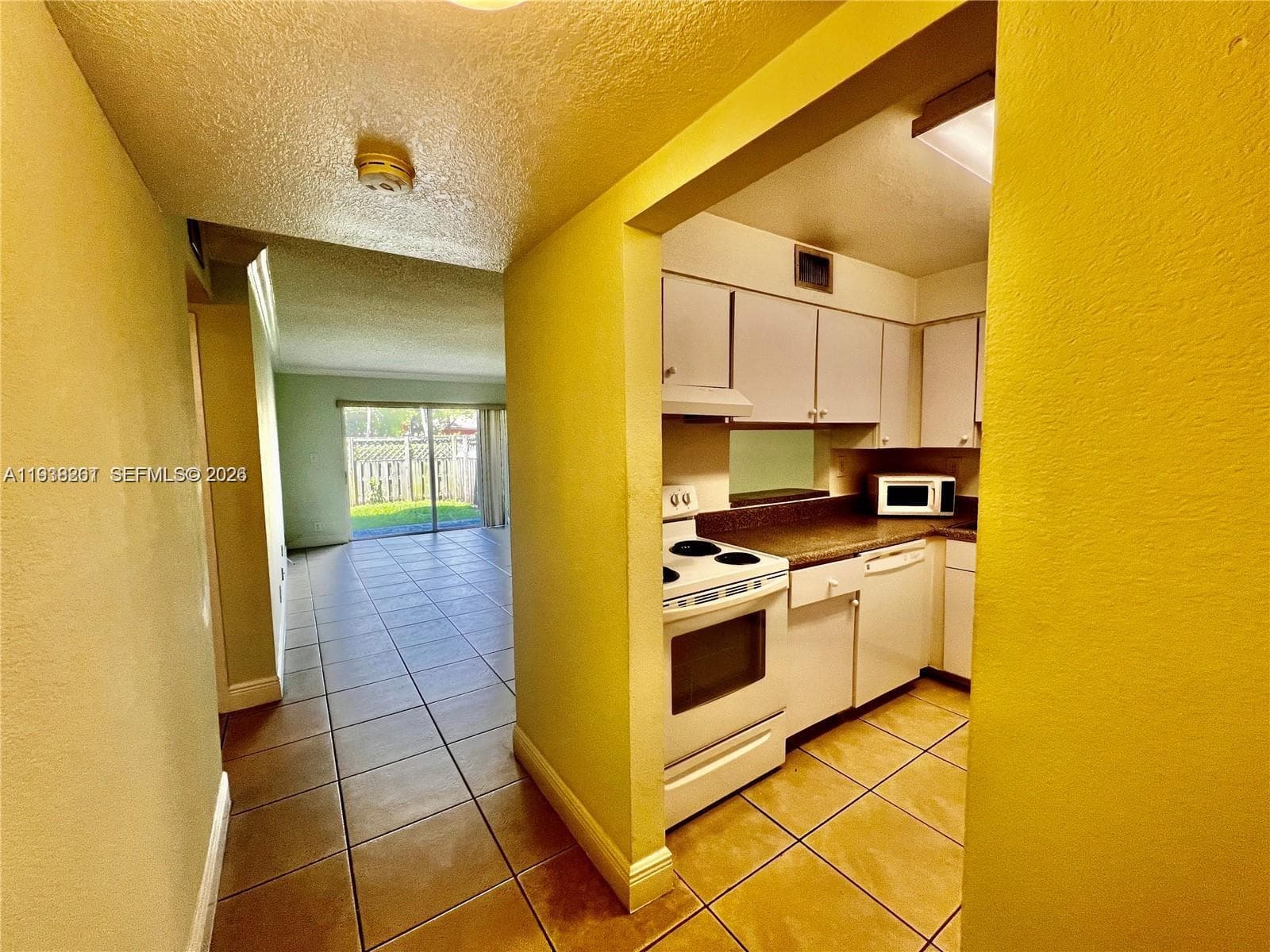 5201 Geneva Way # 109, Doral FL 33166 — 3