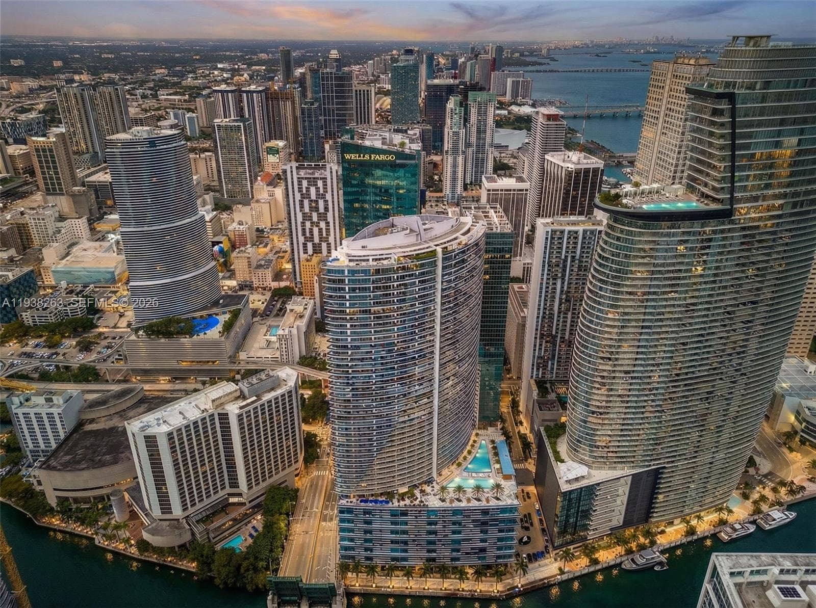 200 Biscayne Boulevard Way # 4414, Miami FL 33131 — 27