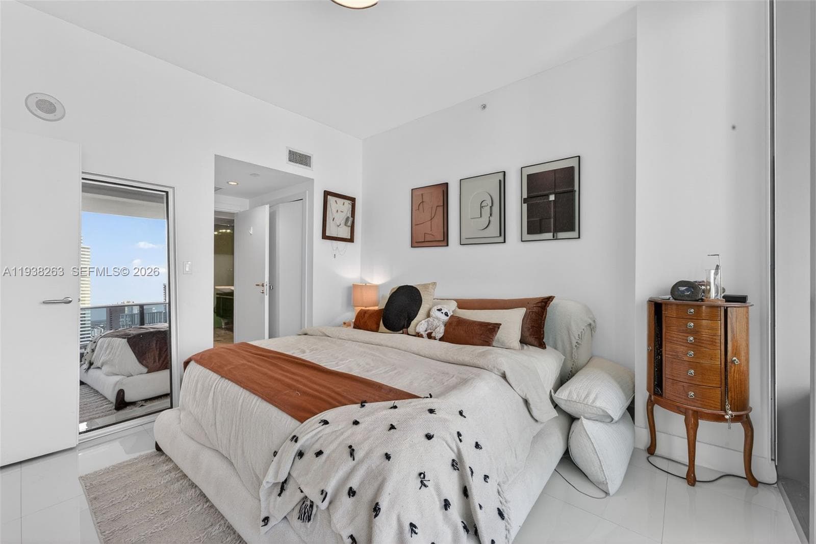 200 Biscayne Boulevard Way # 4414, Miami FL 33131 — 11