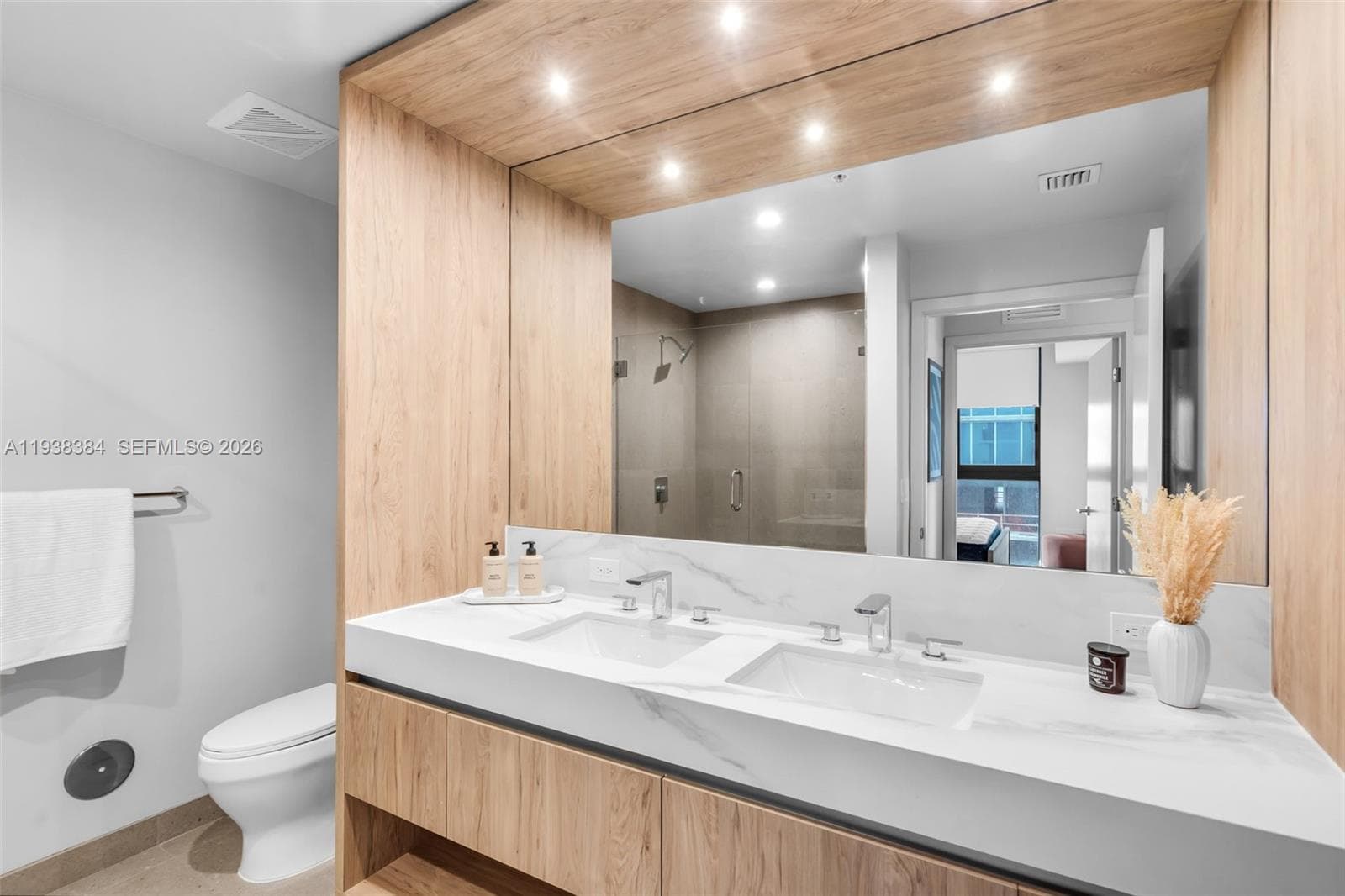 11 NE 6th Street # 1607, Miami FL 33132 — 20