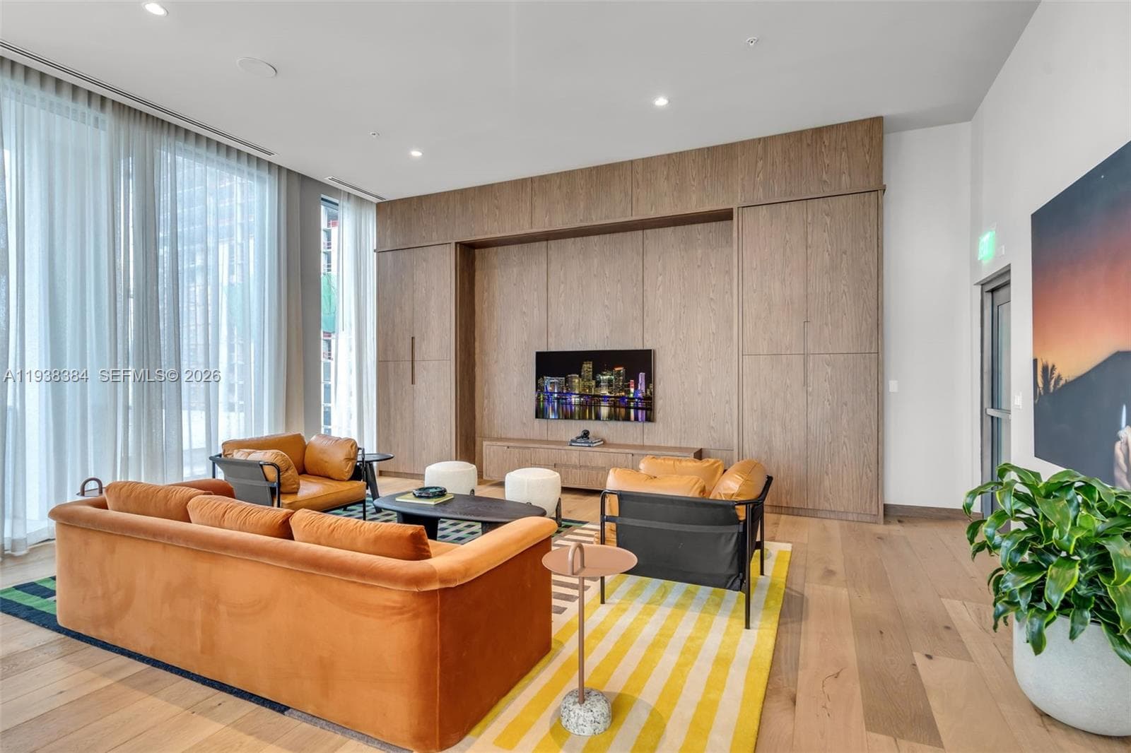 11 NE 6th Street # 1607, Miami FL 33132 — 34