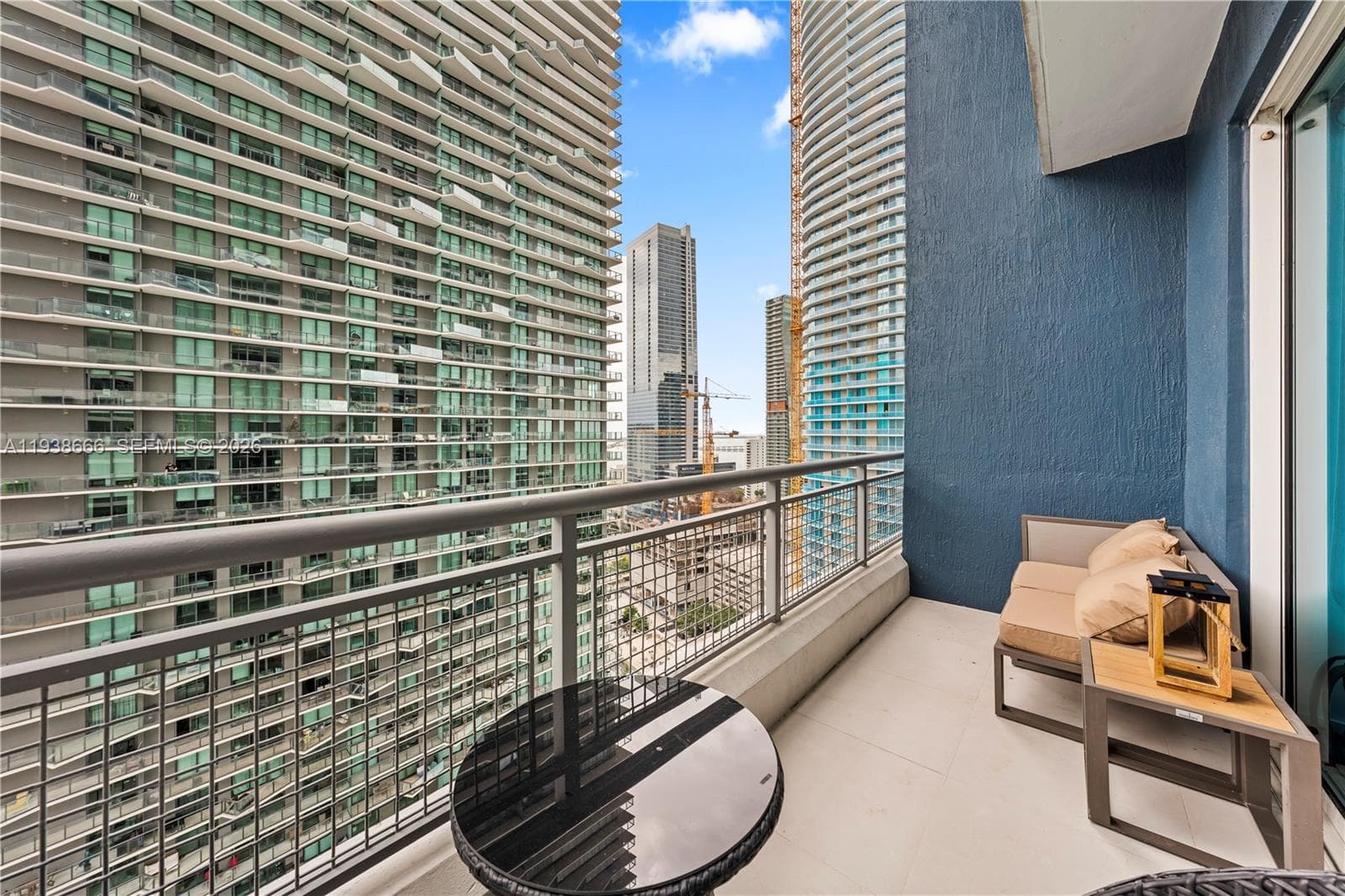 60 SW 13th St # 2422, Miami FL 33130 — 18