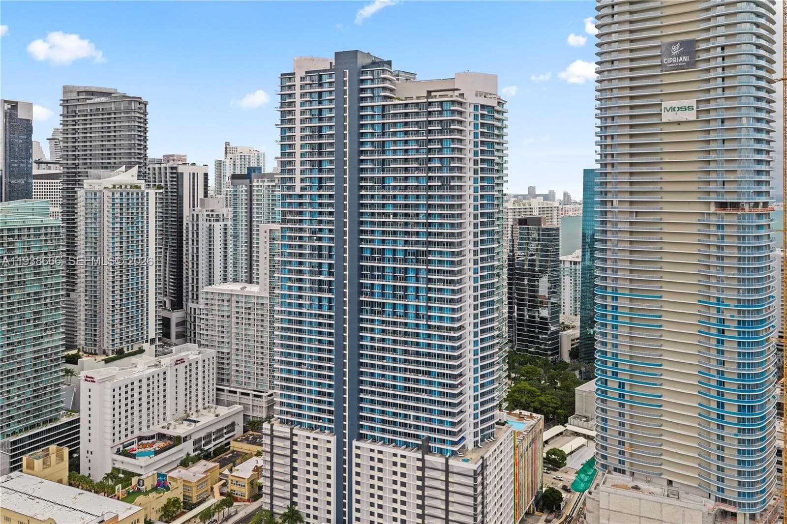 60 SW 13th St # 2422, Miami FL 33130 — 35