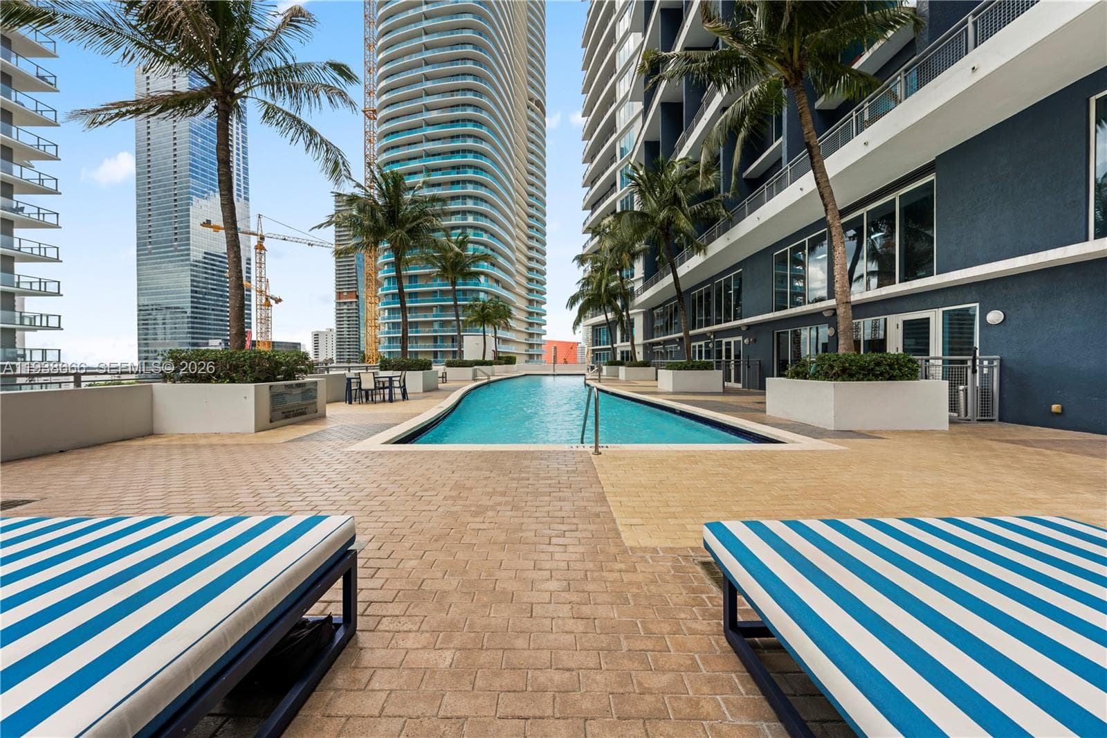 60 SW 13th St # 2422, Miami FL 33130 — 25