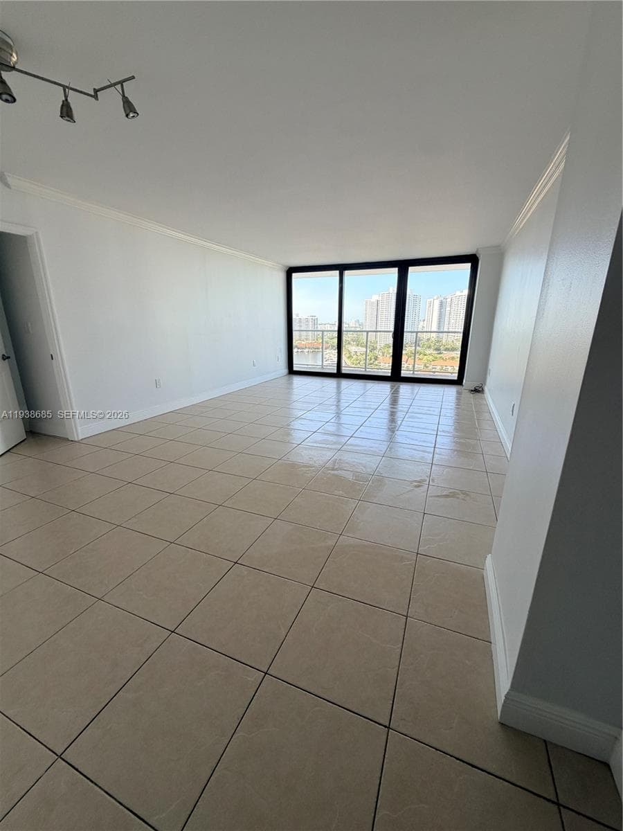 3701 N Country Club Dr # 1901, Aventura FL 33180 — 17