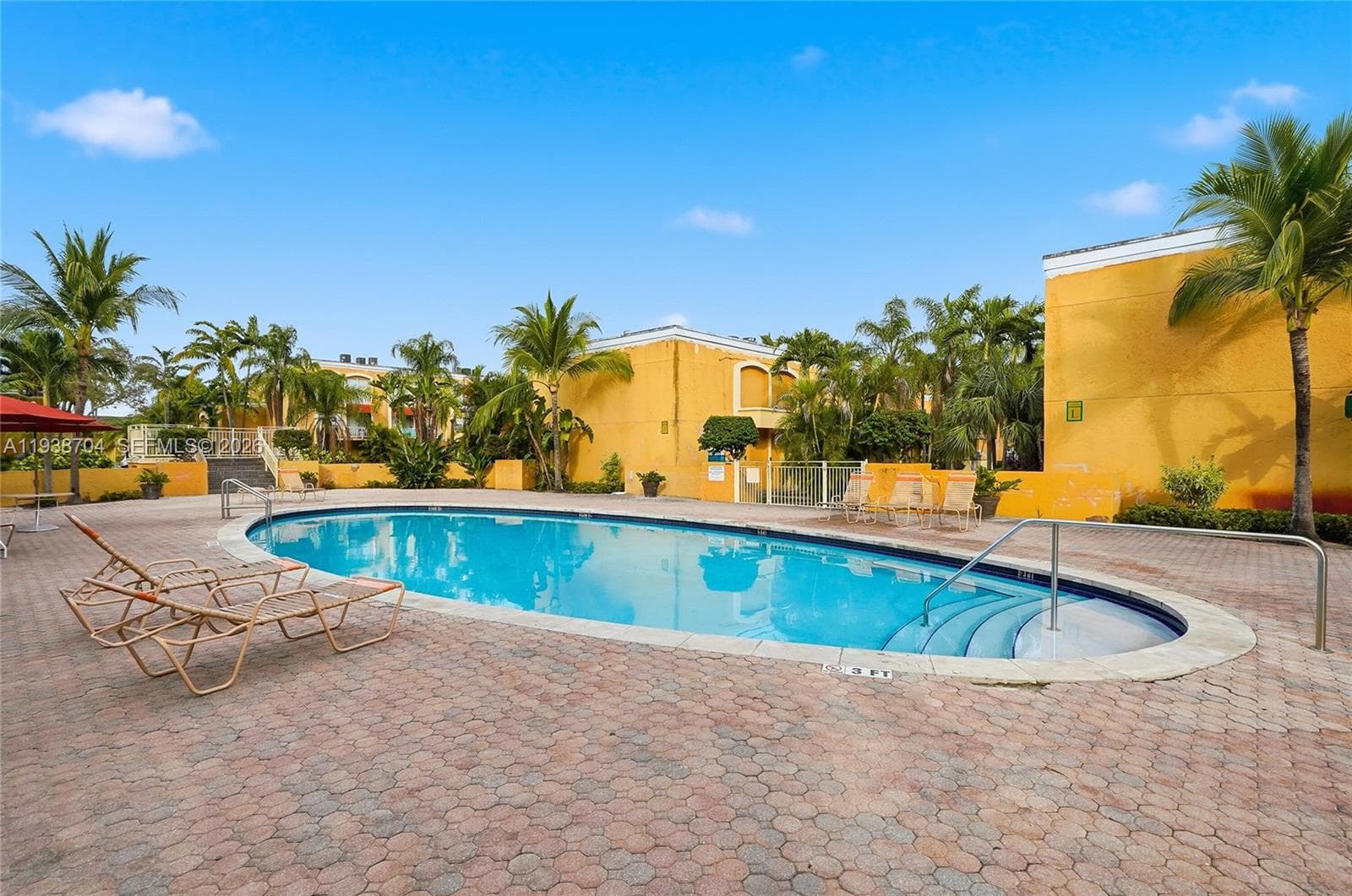 17901 NW 68th Ave # R206, Hialeah FL 33015 — 19