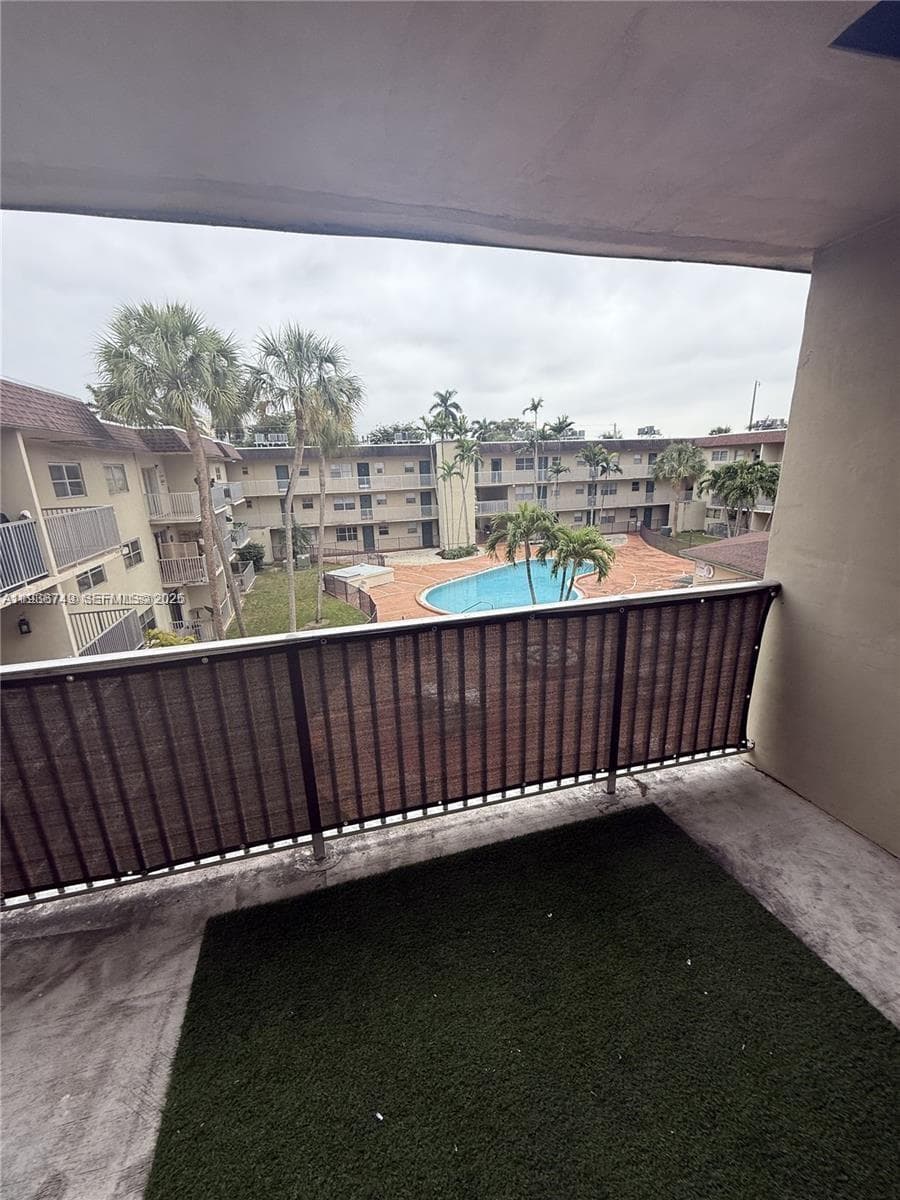 7505 SW 82nd St # 314, Miami FL 33143 — 9