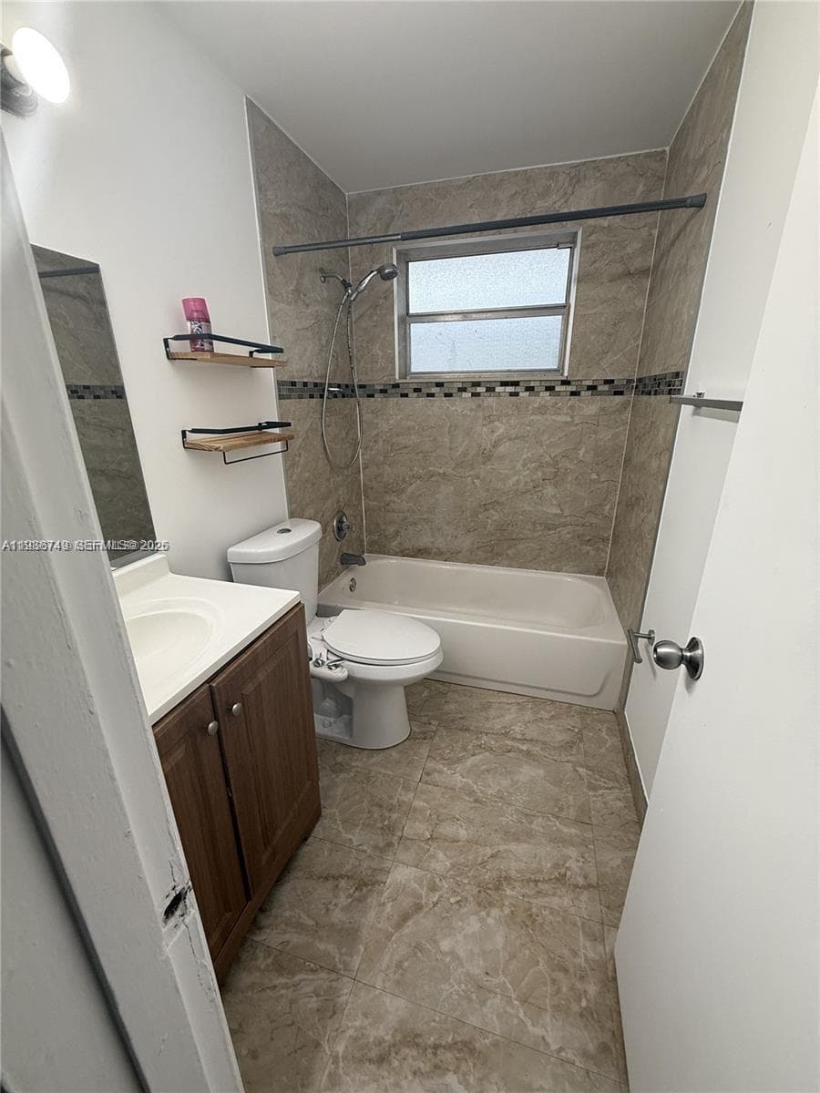 7505 SW 82nd St # 314, Miami FL 33143 — 8