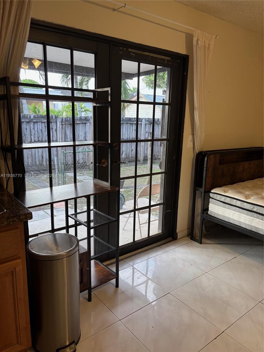 17 E 50th Pl, Hialeah FL 33013 — 27