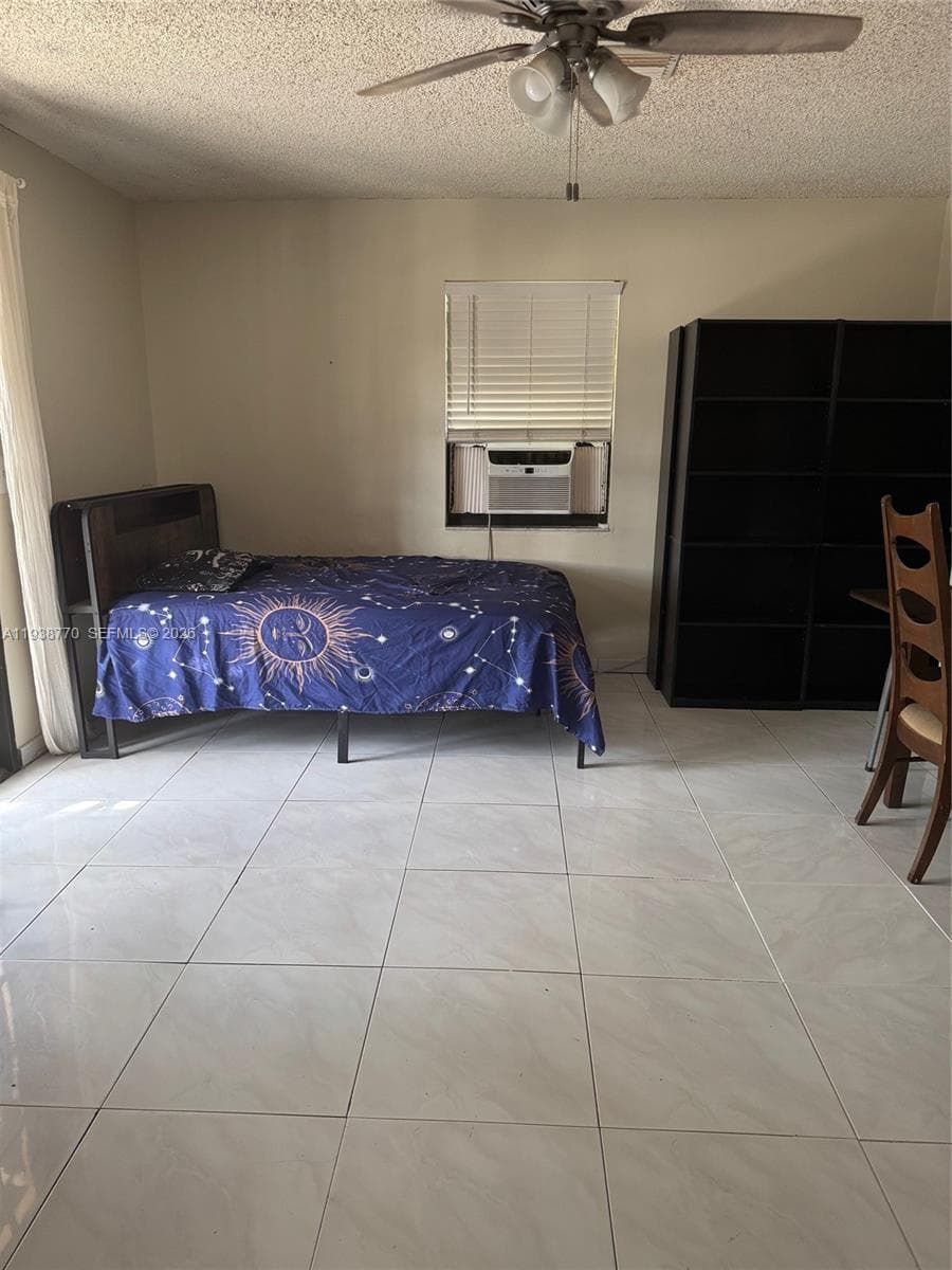 17 E 50th Pl, Hialeah FL 33013 — 32