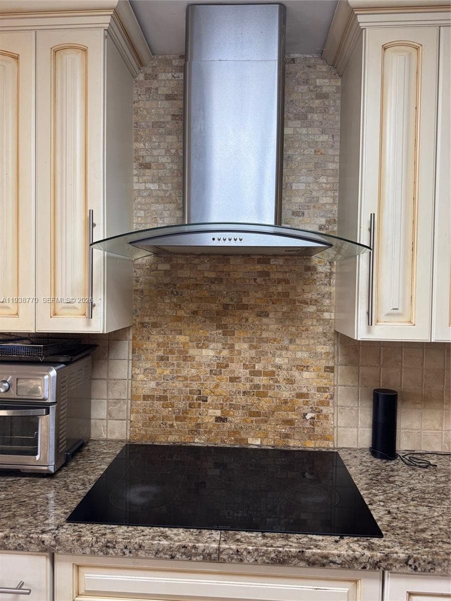17 E 50th Pl, Hialeah FL 33013 — 14