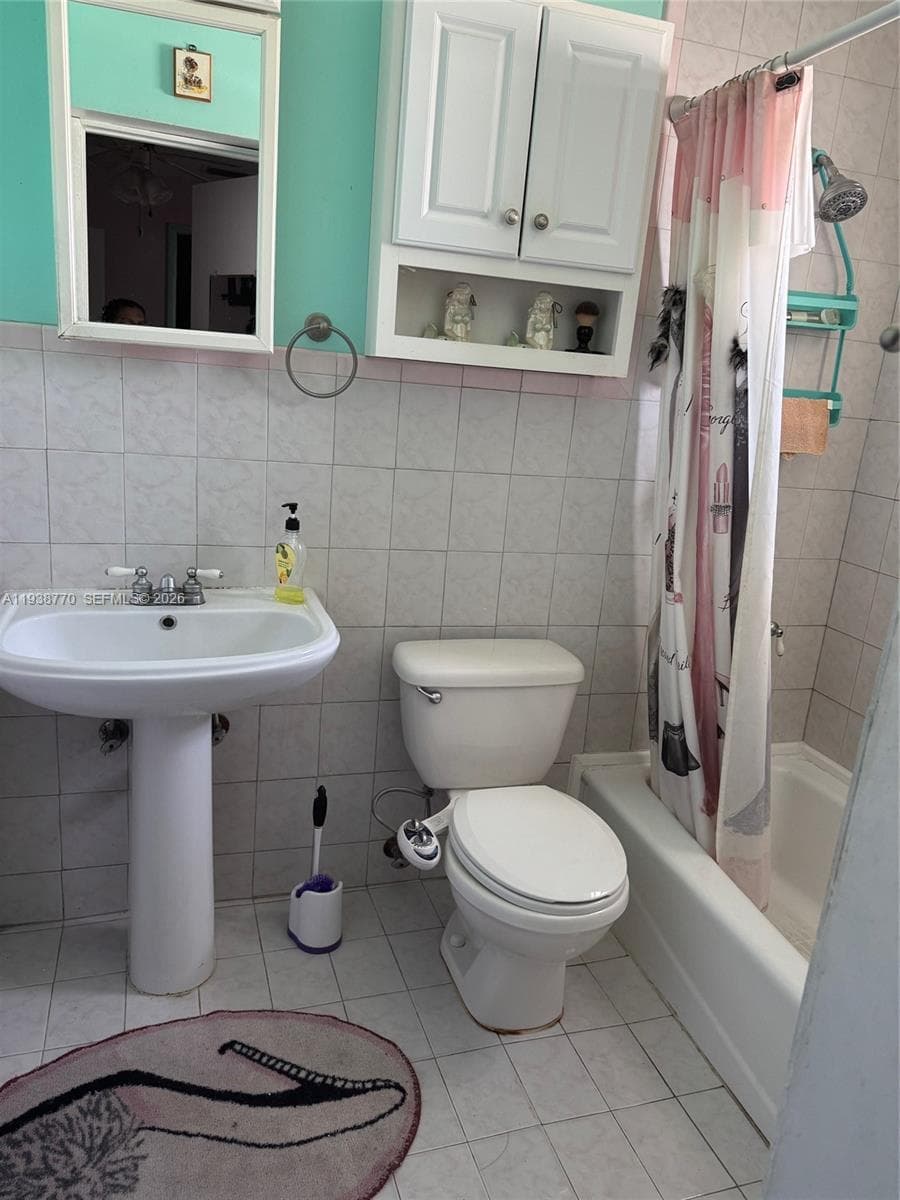 17 E 50th Pl, Hialeah FL 33013 — 18