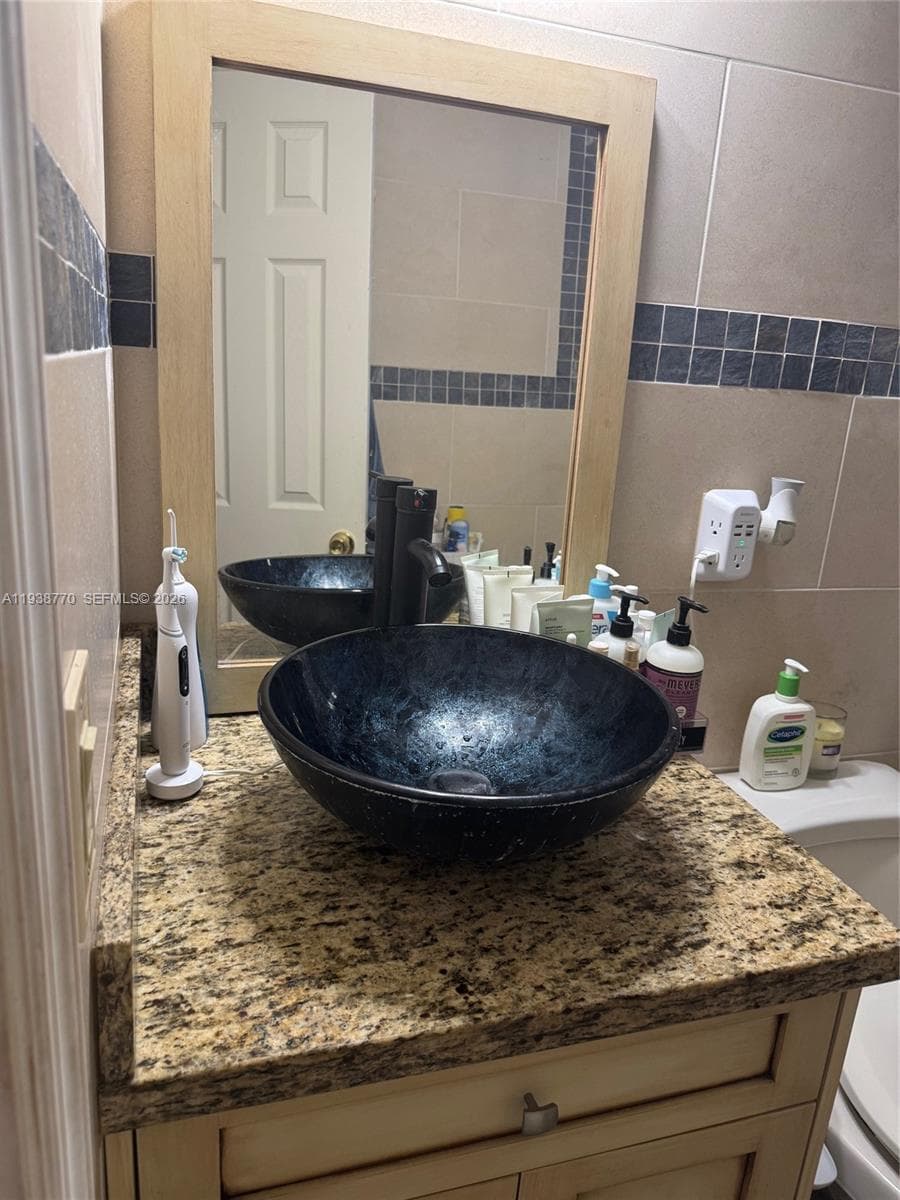 17 E 50th Pl, Hialeah FL 33013 — 19