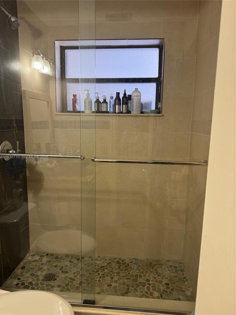 17 E 50th Pl, Hialeah FL 33013 — 21