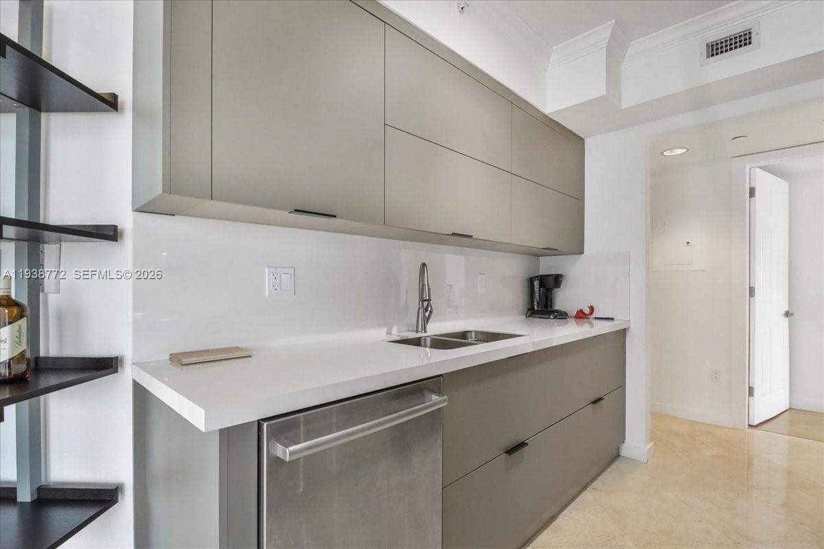 18671 Collins Ave # 2404, Sunny Isles Beach FL 33160 — 17