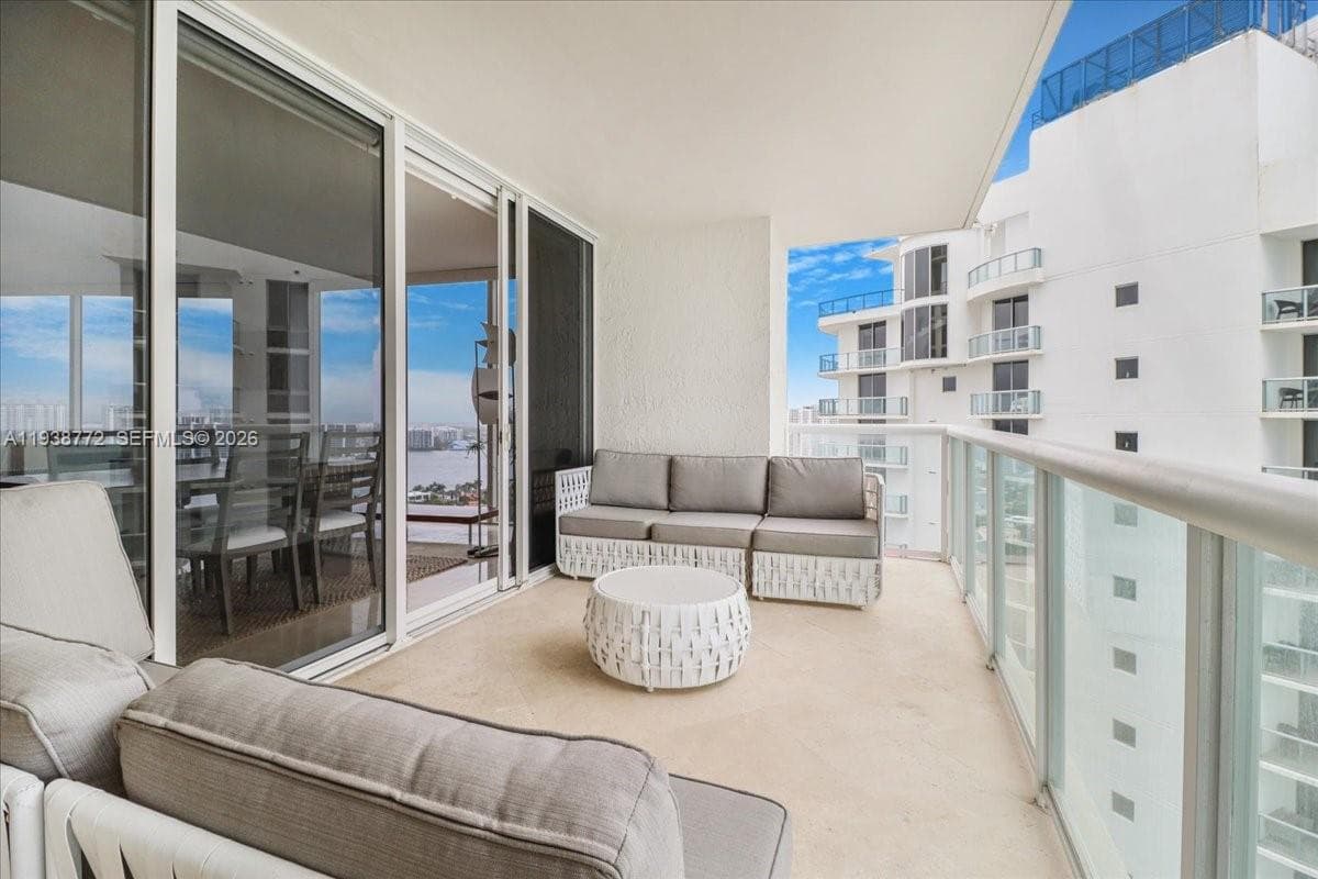 18671 Collins Ave # 2404, Sunny Isles Beach FL 33160 — 20