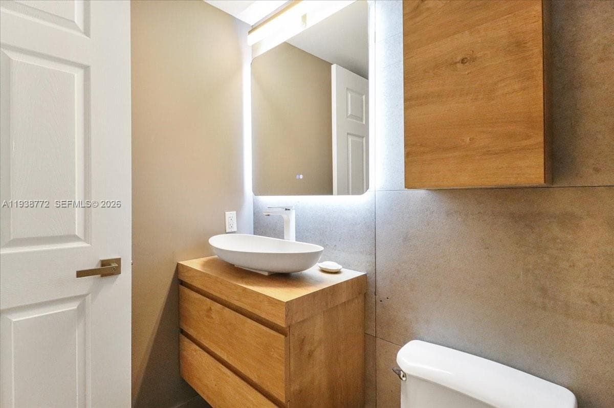 18671 Collins Ave # 2404, Sunny Isles Beach FL 33160 — 38