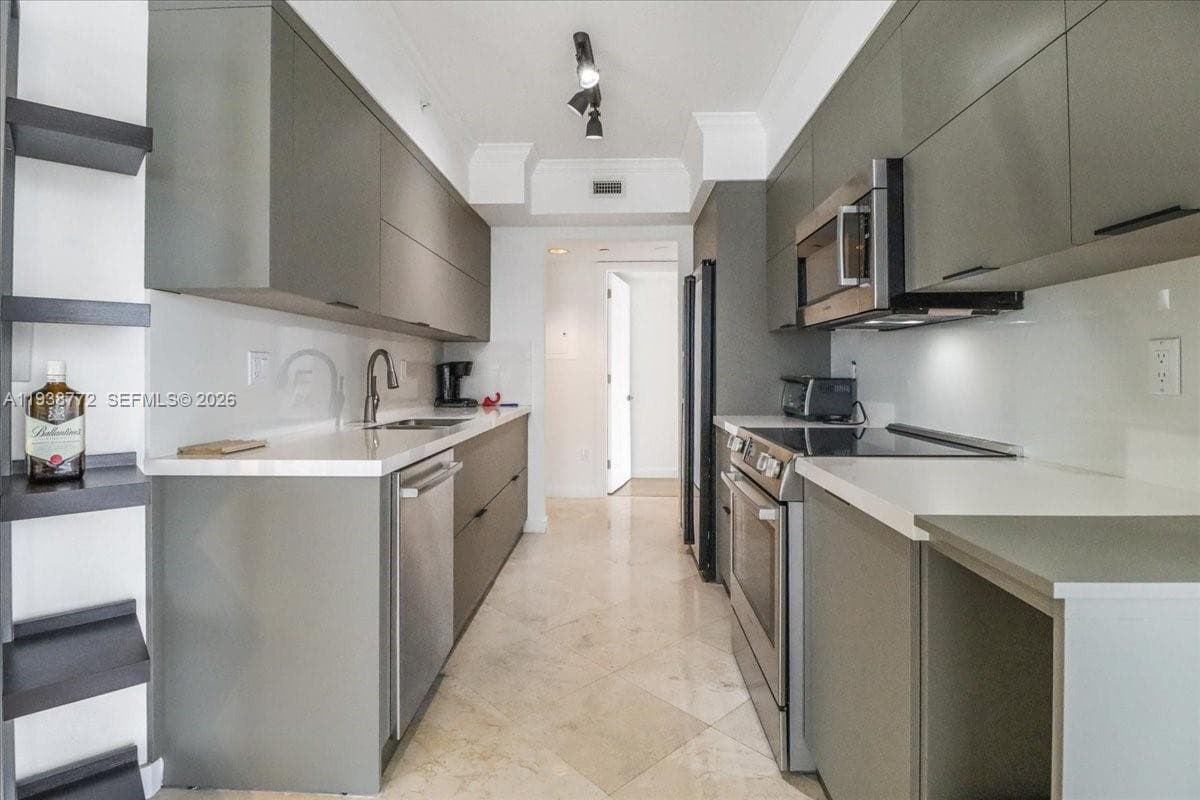 18671 Collins Ave # 2404, Sunny Isles Beach FL 33160 — 15