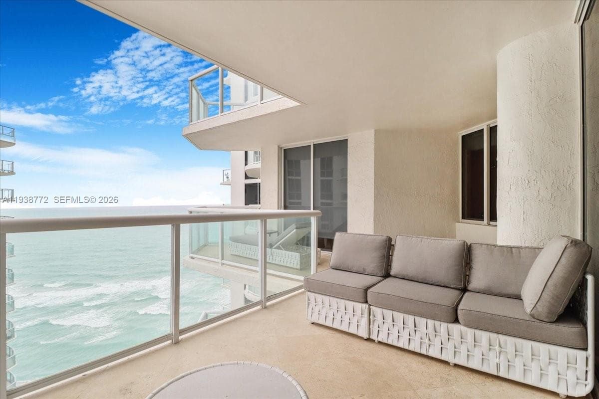 18671 Collins Ave # 2404, Sunny Isles Beach FL 33160 — 19