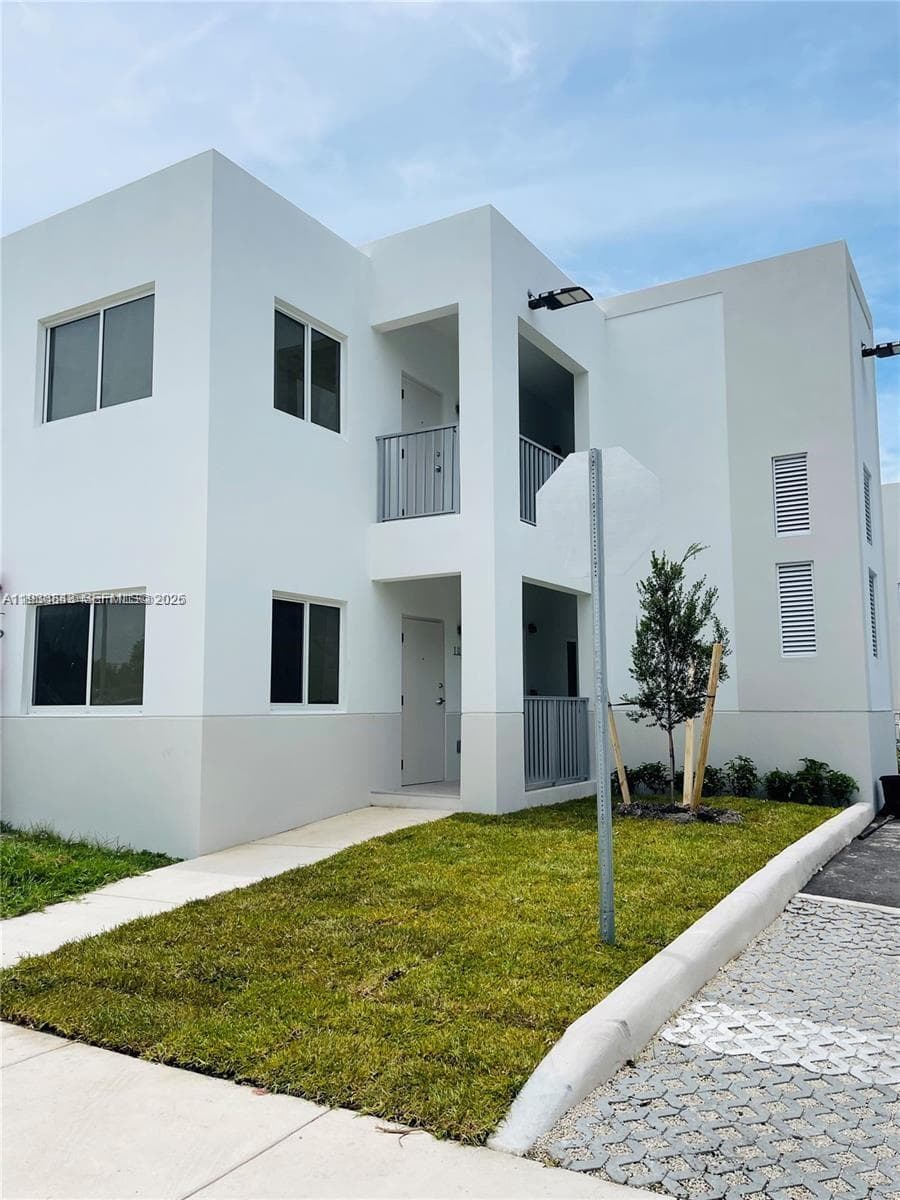 310 E 7th St # 202, Hialeah FL 33010 — 1