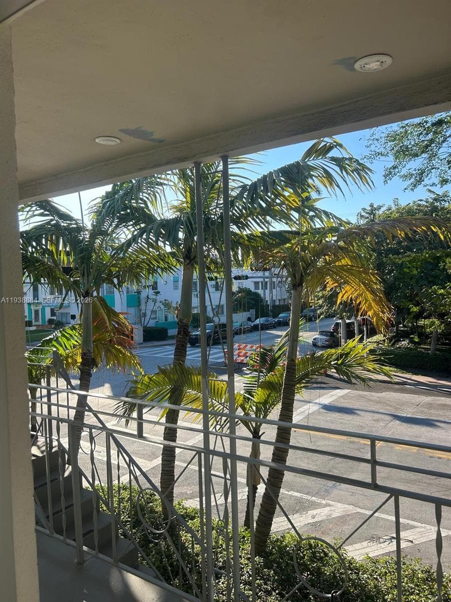 801 15th St # 202, Miami Beach FL 33139 — 12